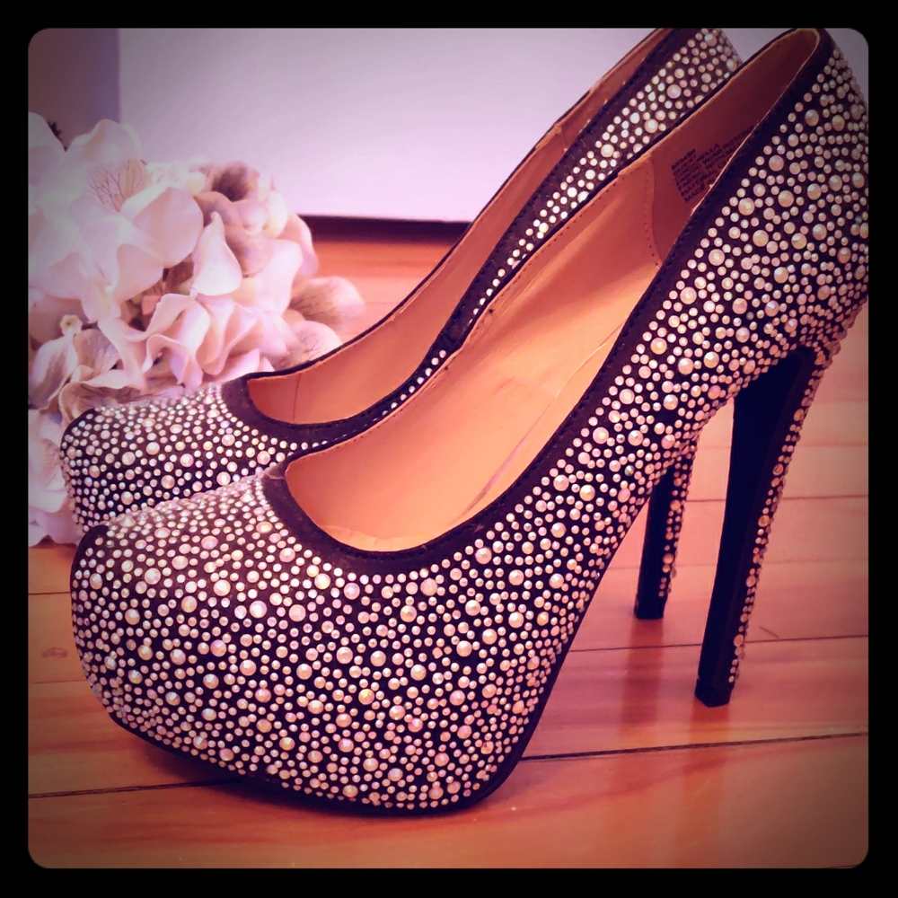 CHARLOTTE RUSSE Cinderella heels